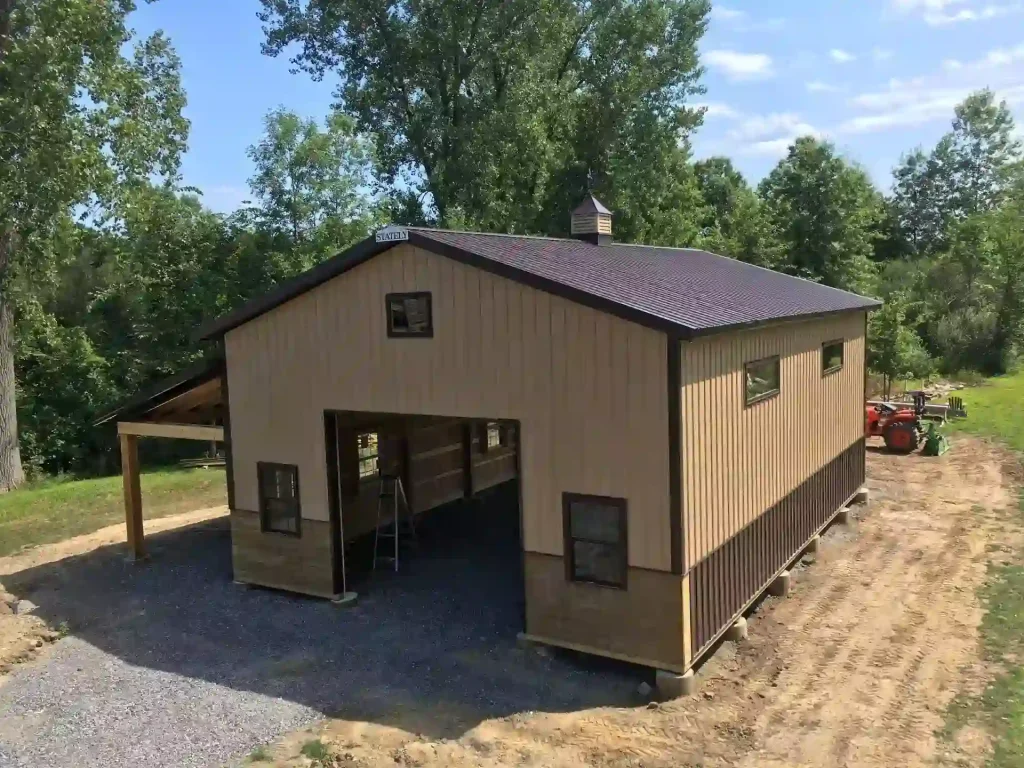 Rustic pole barn by Stately Post Frame in Pendleton, NY.