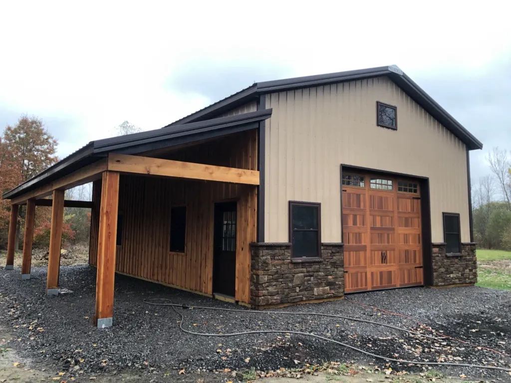 Rustic pole barn by Stately Post Frame in Pendleton, NY.