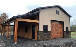 Rustic pole barn by Stately Post Frame in Pendleton, NY.