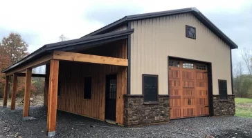 Rustic pole barn by Stately Post Frame in Pendleton, NY.